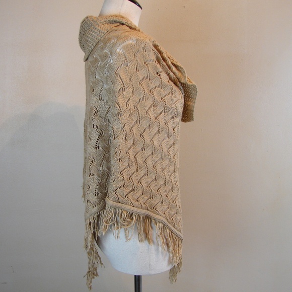 Absolutely Cowell neck knitted poncho boho fringe - Picture 4 of 6